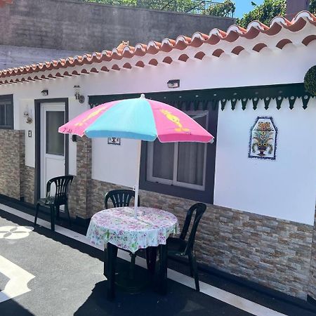 Modern Minimalist Studio With Essential Comfort Funchal  Kültér fotó